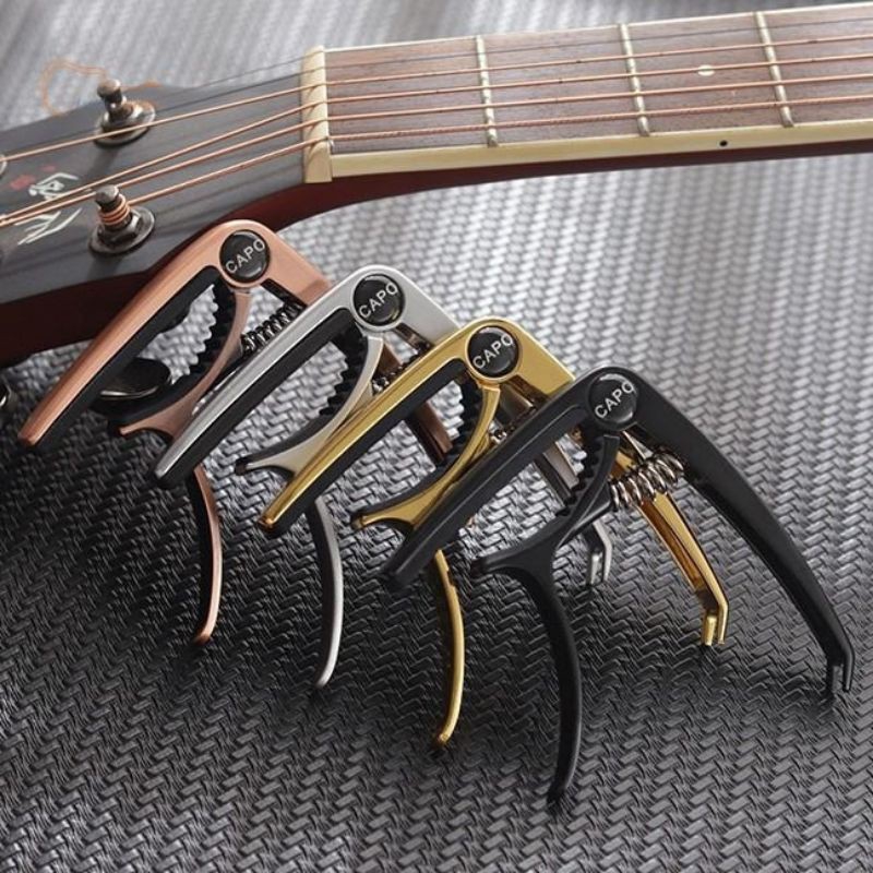 Capo kim loại có chốt nhổ dây