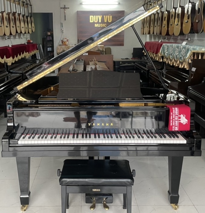 Grand piano Yamaha G2