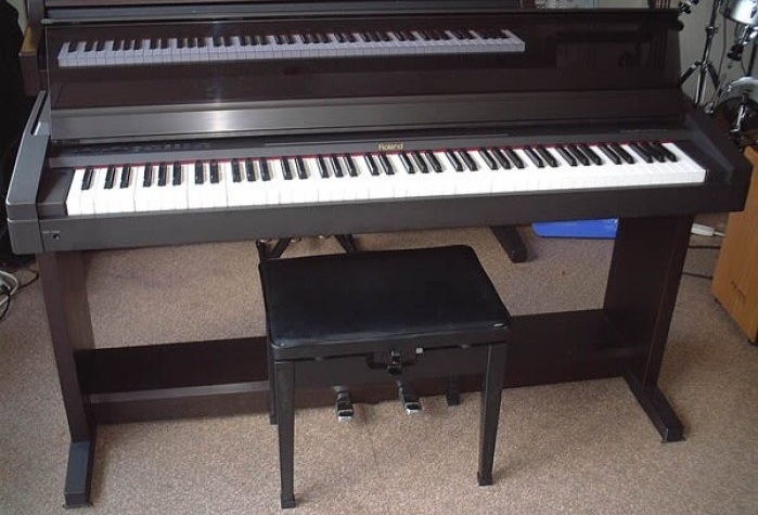 Roland HP 1000S